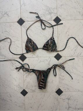 Adjustable Tie-Side Triangle Bikini in Green Multi Print